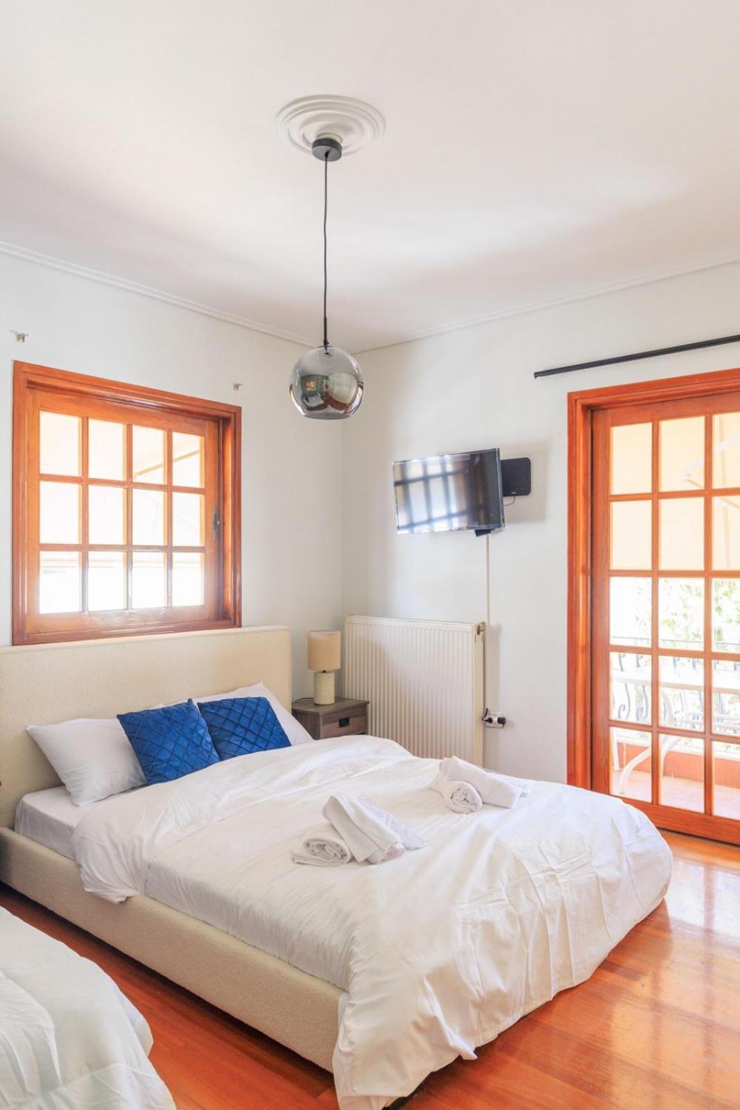 Aiolos Grand Super Lux Suite Kalamaki Alimos Near The Sea Афины Экстерьер фото